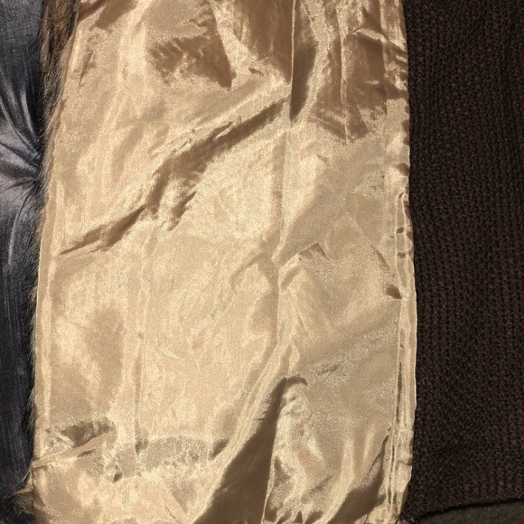 Vest - Picture 5 of 6